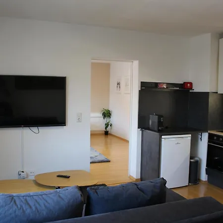 Deluxe Urban לינץ